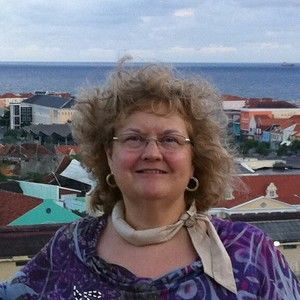 Meet your Posher, Pauline